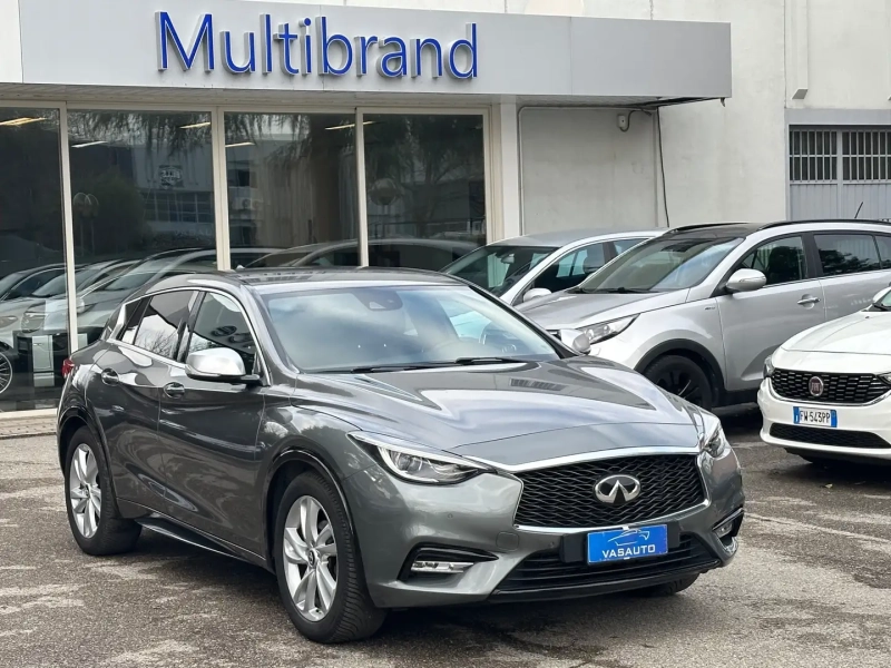 Infiniti-Q30-02-2016