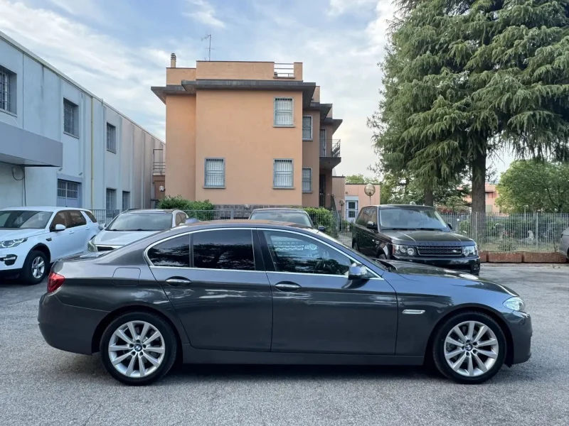 BMW Serie 5 520d F10 Berlina Luxury 190cv — foto 4