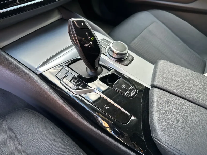 BMW Serie 5 530d 48V xDrive Touring Business — foto 11