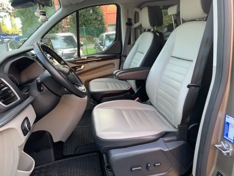 Ford Tourneo Custom — foto 3