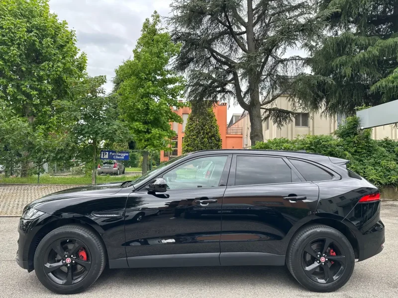 Jaguar F-Pace 2.0 D 180 CV AWD Prestige — foto 4