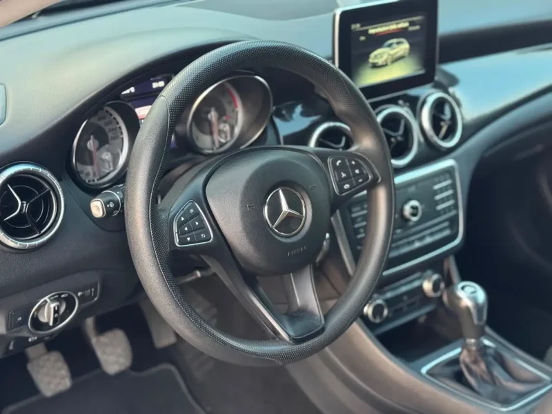 Mercedes-Benz CLA 180 d Executive FL — foto 8