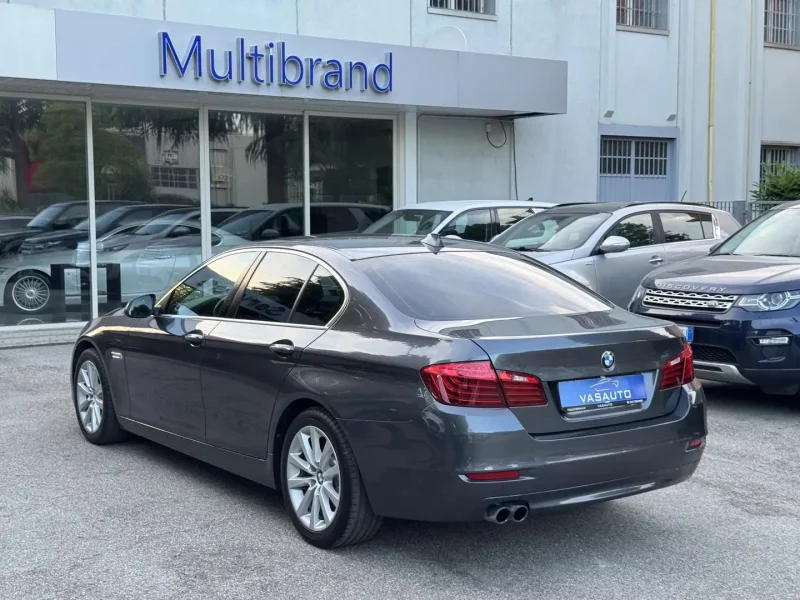 BMW Serie 5 520d F10 Berlina Luxury 190cv — foto 6