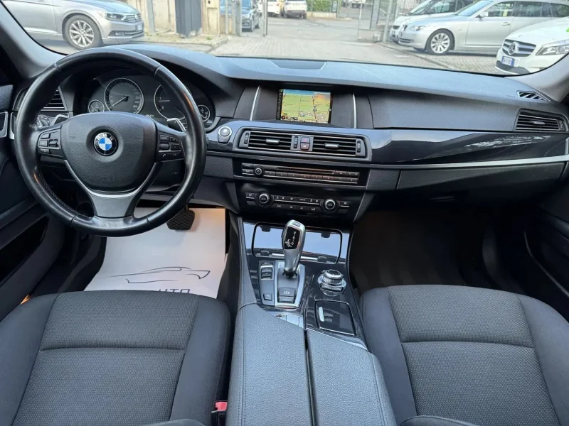 BMW Serie 5 520d F10 Berlina Luxury 190cv — foto 8