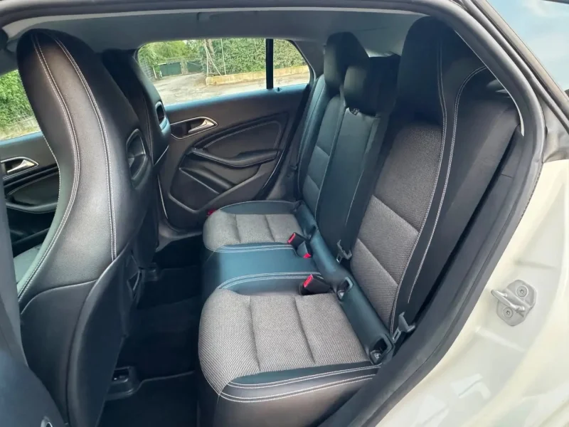 Mercedes-Benz CLA 180 d Executive FL — foto 12