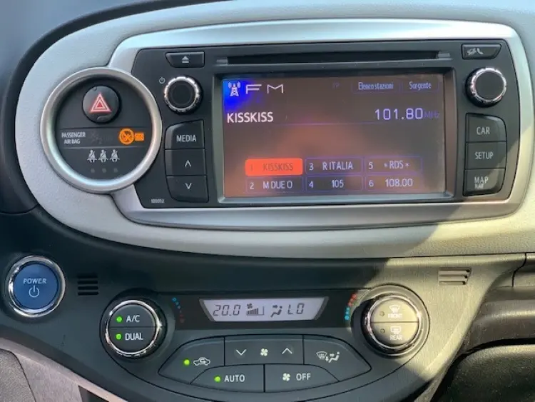Toyota Yaris — foto 3