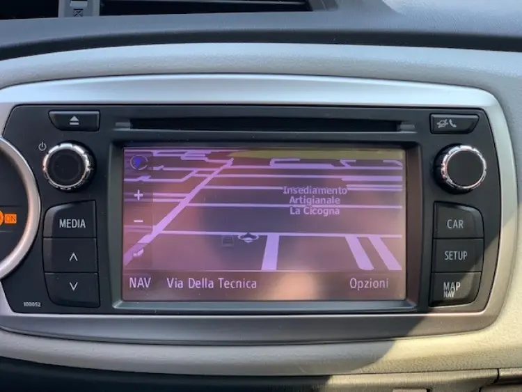 Toyota Yaris — foto 4
