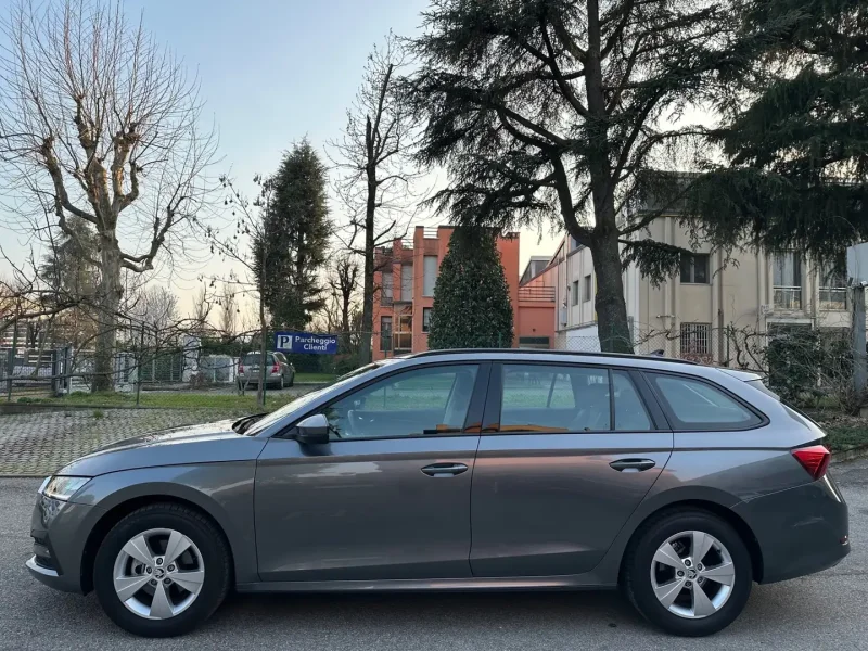 Skoda Octavia IV 2020 Wagon Octavia Wagon 2.0 tdi evo Sportline 150cv dsg — foto 4
