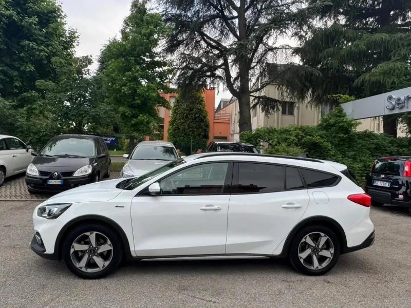 Ford Focus 1.5 EcoBlue 120 CV SW Active — foto 3