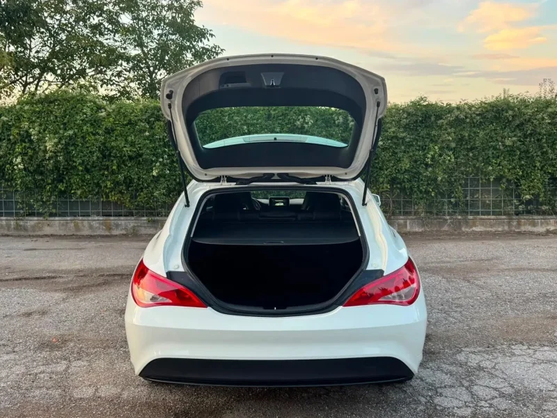 Mercedes-Benz CLA 180 d Executive FL — foto 13