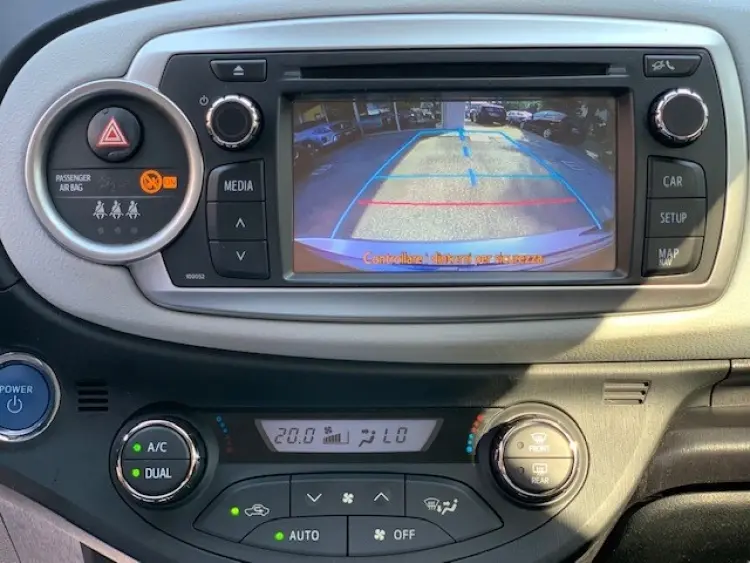 Toyota Yaris — foto 5