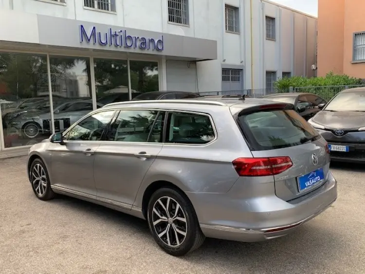 Volkswagen Passat Variant — foto 13