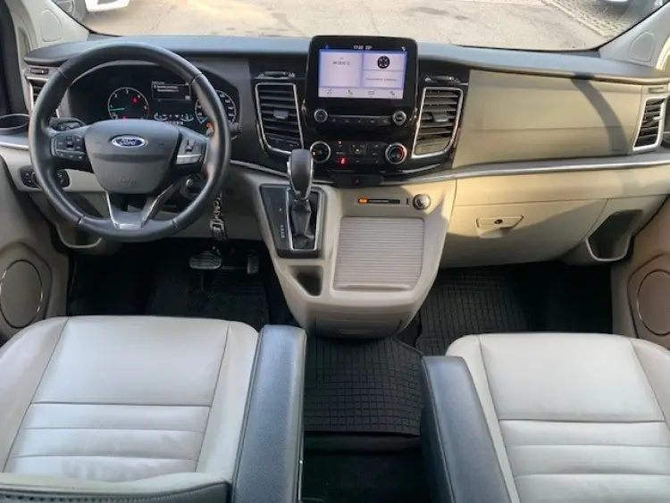 Ford Tourneo Custom — foto 9