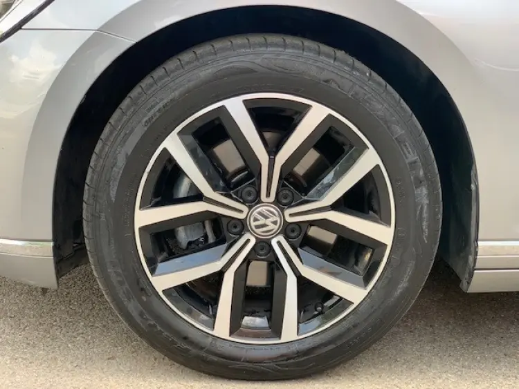 Volkswagen Passat Variant — foto 2