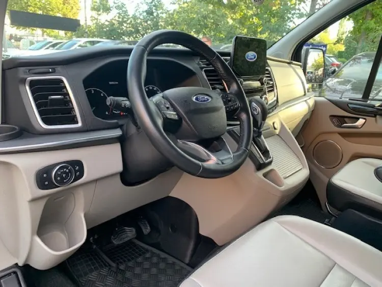 Ford Tourneo Custom — foto 4