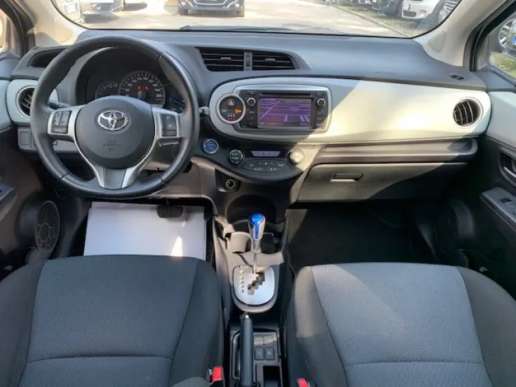 Toyota Yaris — foto 7