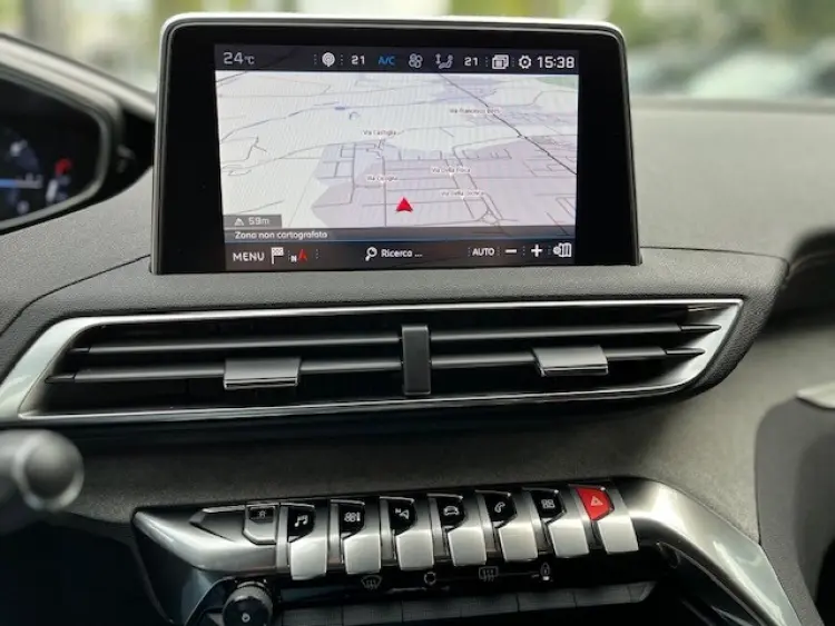 Peugeot 3008 — foto 8