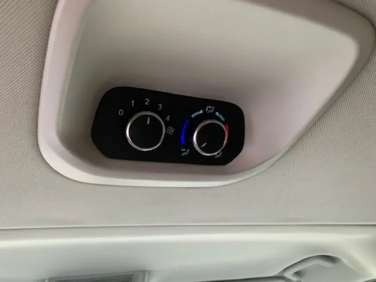 Ford Tourneo Custom — foto 10