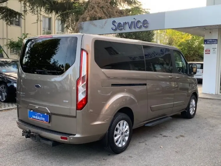Ford Tourneo Custom — foto 15