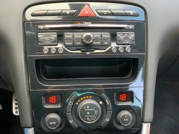 Peugeot 308 — foto 15